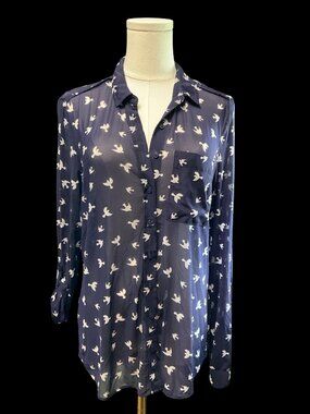 👗5/$25 - Navy Swallow Print Sheer Button Up Blouse